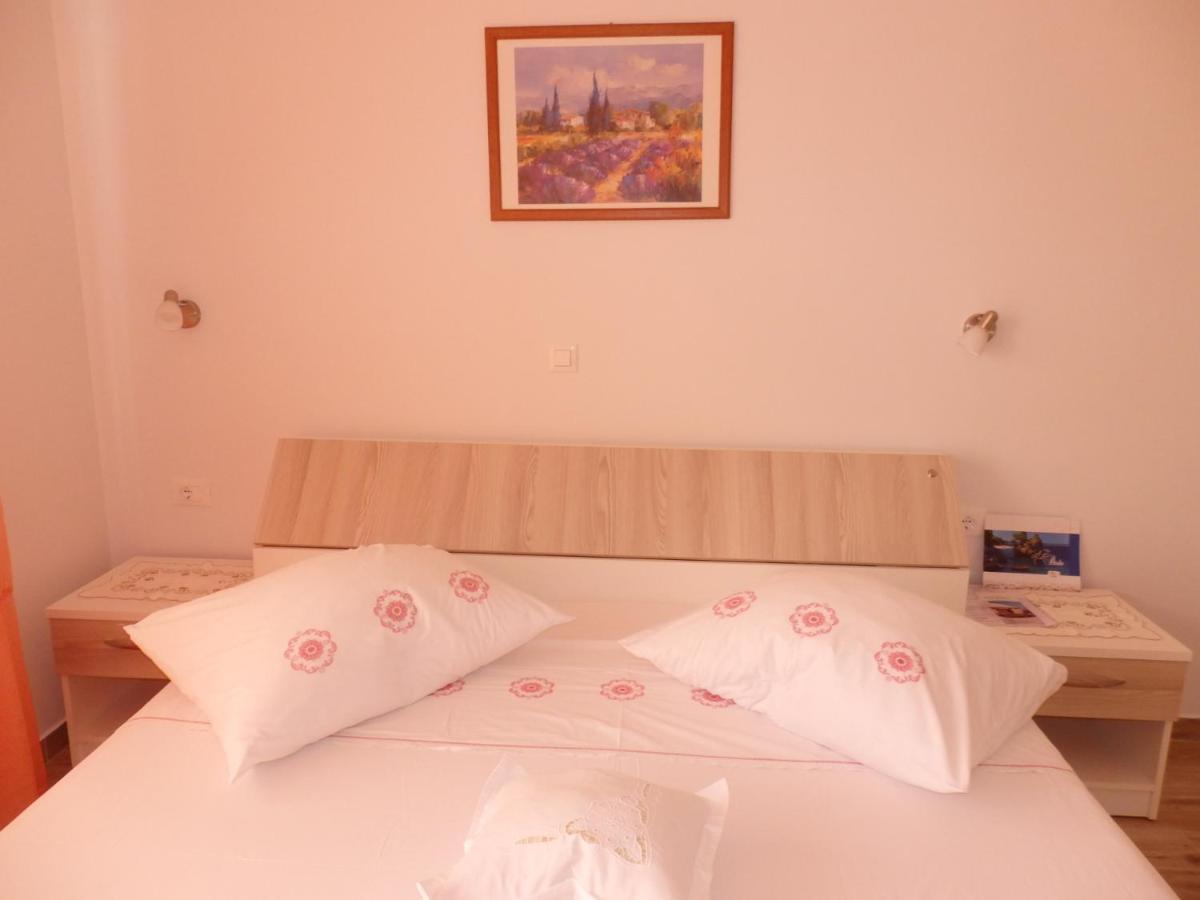 Apartmani Stipan Brela Extérieur photo