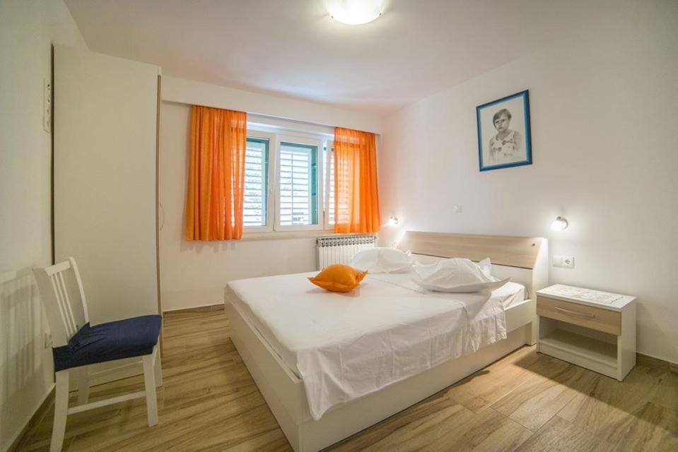 Apartmani Stipan Brela Extérieur photo