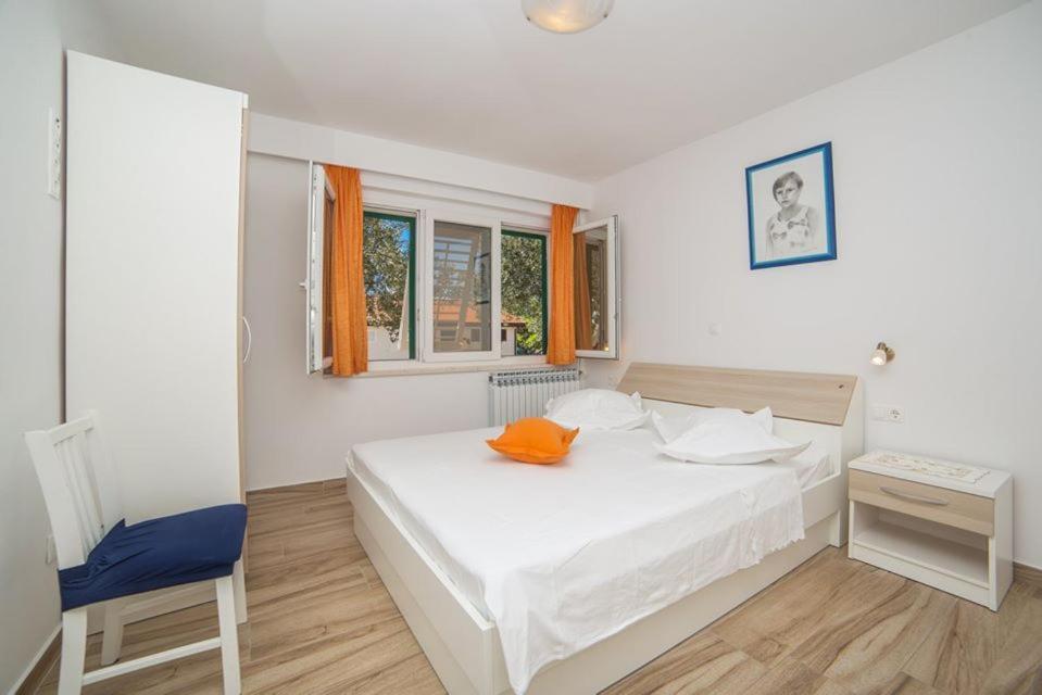 Apartmani Stipan Brela Extérieur photo