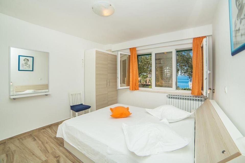 Apartmani Stipan Brela Extérieur photo