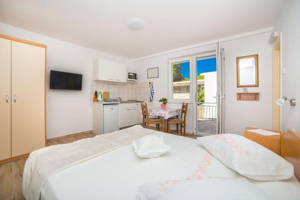 Apartmani Stipan Brela Extérieur photo