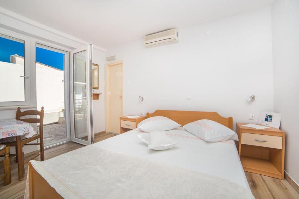 Apartmani Stipan Brela Extérieur photo