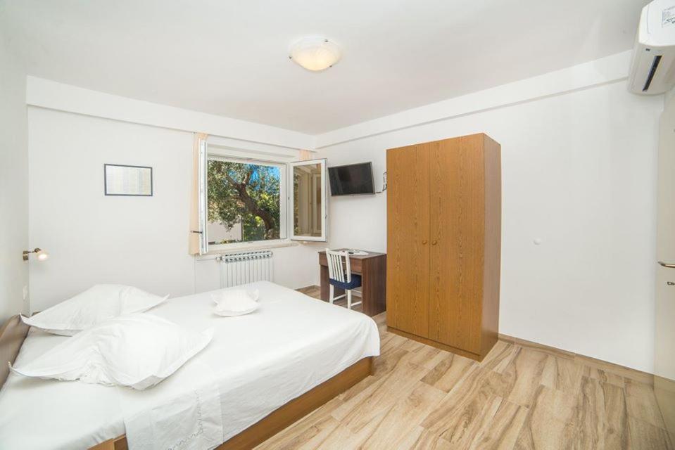 Apartmani Stipan Brela Extérieur photo