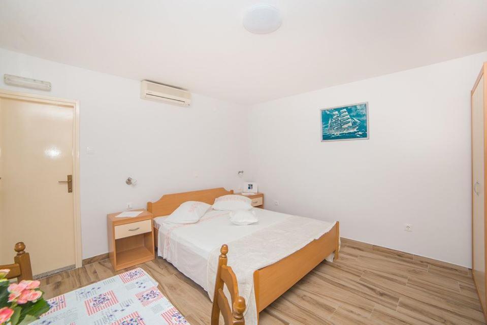 Apartmani Stipan Brela Extérieur photo